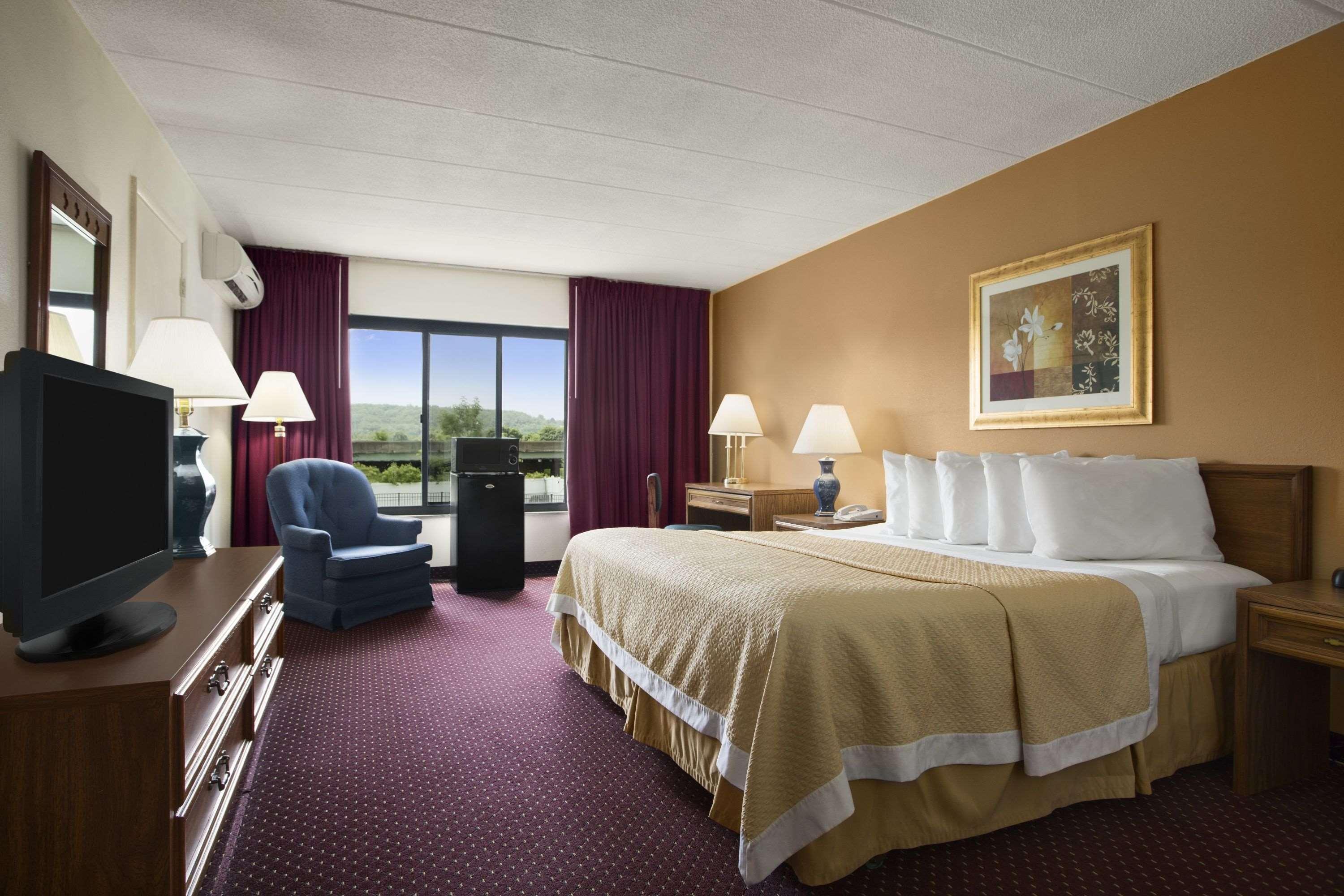 Hotel Ramadaby Wyndham Pittsburgh-New Stanton Zewnętrze zdjęcie