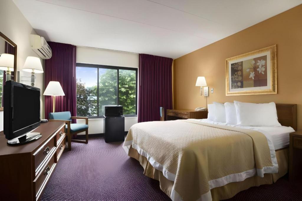 Hotel Ramadaby Wyndham Pittsburgh-New Stanton Zewnętrze zdjęcie