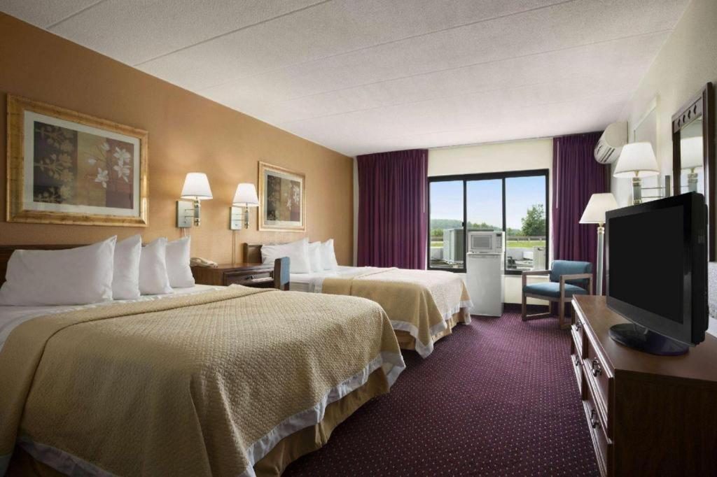 Hotel Ramadaby Wyndham Pittsburgh-New Stanton Zewnętrze zdjęcie