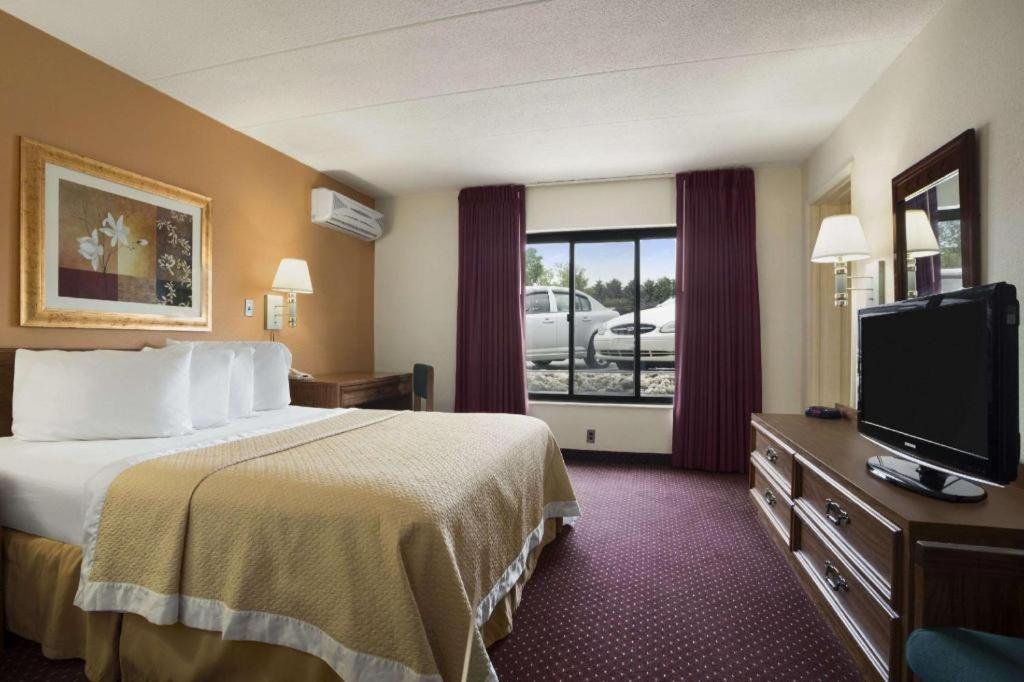 Hotel Ramadaby Wyndham Pittsburgh-New Stanton Zewnętrze zdjęcie