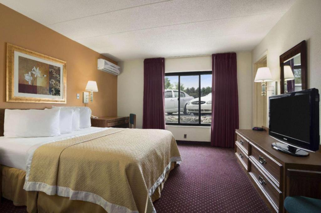 Hotel Ramadaby Wyndham Pittsburgh-New Stanton Zewnętrze zdjęcie